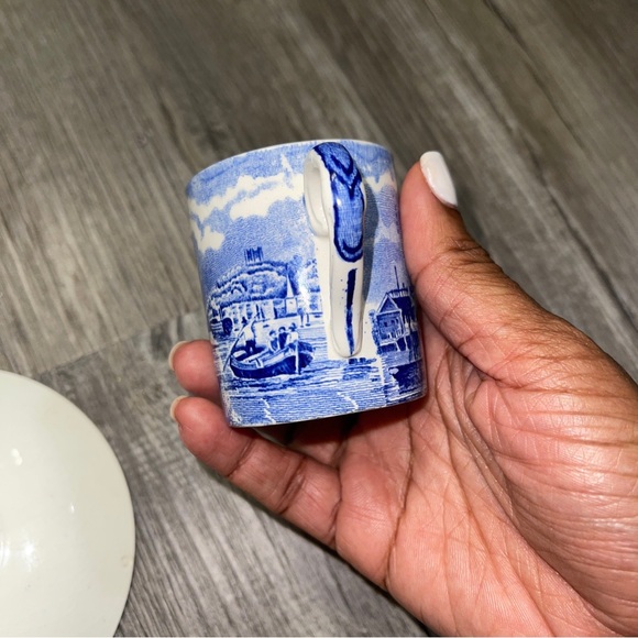 Palissy Pottery Thames River Scenes Demitasse Cup and Saucer Made in England - Picture 7 of 7